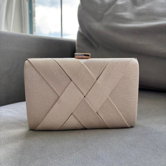 Cream and Gold Satin Clutch with Gold Chain Clasp Closure Evening Clutch - Picture 3 of 8